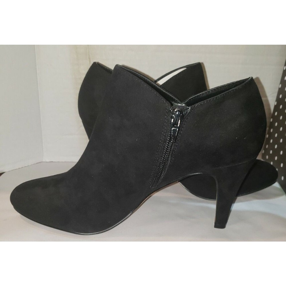 Kelly & Katie Elegant Black Ankle Booties - Picture 3 of 11